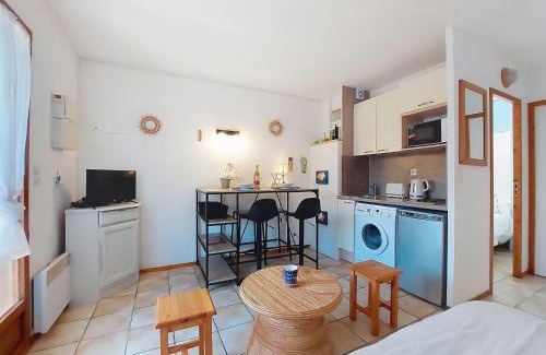 Les Mathes Apartment | Apartment Jardins de la Palmyre 2-1 by Interhome