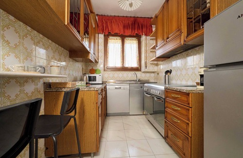 Gavorrano Apartment | Apartment 'Jolanda' with Balcony, Wi-Fi and Air Conditioning