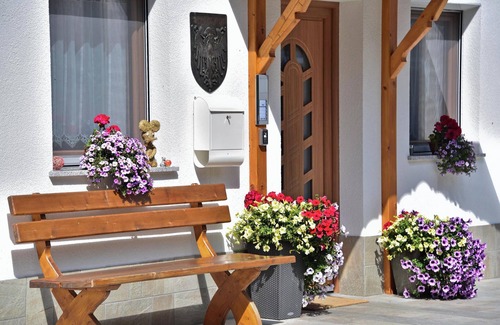 Racines Apartment | Apartment 'Joselehof App Arnika' with Mountain View, Shared Terrace and Wi-Fi