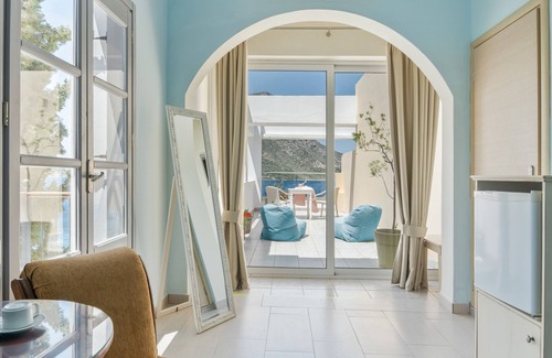 Massouri Apartment | Apartment 'Kalliopi with Sea View' with Private Terrace, Wi-Fi and Air Conditioning
