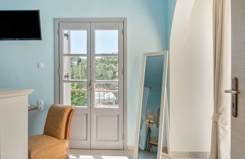 Massouri Apartment | Apartment 'Kalliopi with Sea View' with Private Terrace, Wi-Fi and Air Conditioning