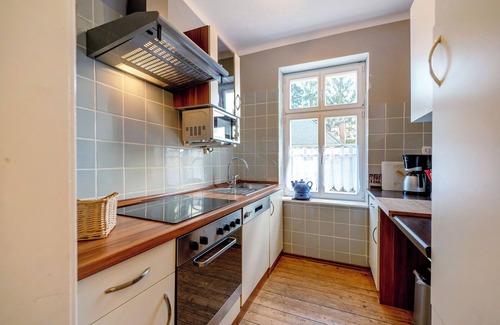 Maring-Noviand Apartment | Apartment 'Kavaliershäuschen' with Mountain View, Shared Garden and Wi-Fi