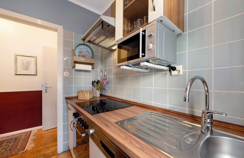 Maring-Noviand Apartment | Apartment 'Kavaliershäuschen' with Mountain View, Shared Garden and Wi-Fi