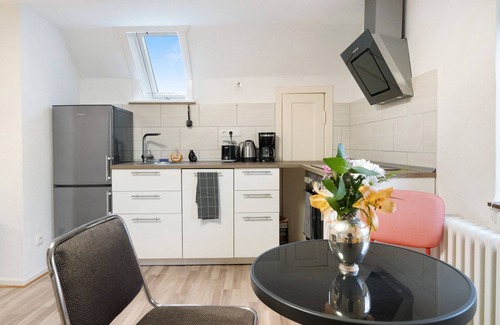Elmschenhagen Apartment | Apartment 'Kiel Elmschenhagen Ostufer ' with Wi-Fi