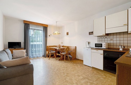 Feldthurns Apartment | Apartment 'Klein' with Mountain View, Shared Garden and Wi-Fi