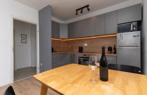 Molunat Apartment | Apartment Konak - Two Bedroom Apartment with Terrace and Sea View