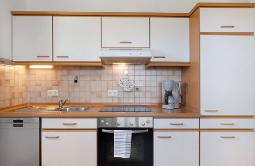 Schonenbach Apartment | Apartment 'Kornelia Ebner' with Mountain View, Private Terrace and Wi-Fi