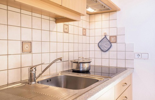 Valle Aurina Apartment | Apartment "Kuglerhof 1" with Mountain View, Wi-Fi, Balcony, Terrace & Garden; Pet Friendly