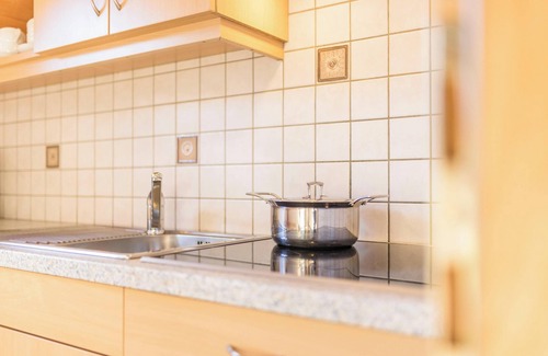 Valle Aurina Apartment | Apartment "Kuglerhof 1" with Mountain View, Wi-Fi, Balcony, Terrace & Garden; Pet Friendly