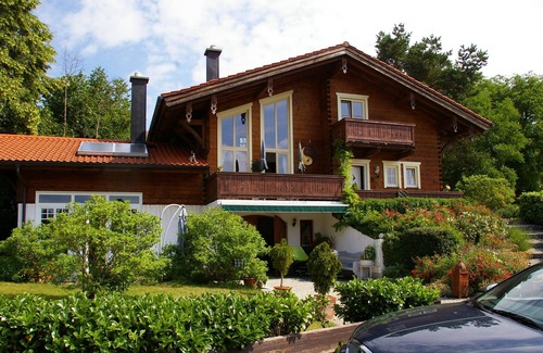 Seeon-Seebruck Apartment | Apartment Kunst im Loft 54 sqm, for 1-2 persons with terrace