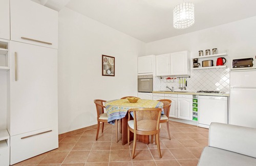 La Nartelle Apartment | Apartment 'L'amandier' with Private Terrace, Private Garden and Wi-Fi