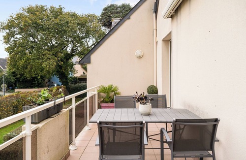La Richardais Apartment | Apartment 'L'escale Du Bord De Rance' with River View, Private Terrace and Wi-Fi