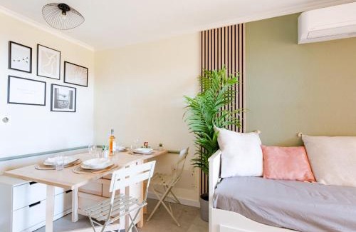 Le Dramont Apartment | Apartment L'Esquinade - G3 033 by Interhome