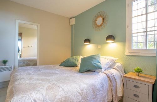 Le Dramont Apartment | Apartment L'Esquinade - G3 033 by Interhome