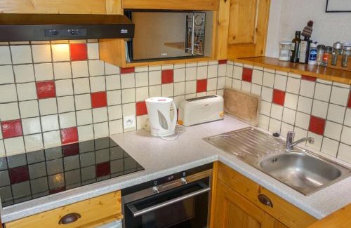 Les Contamines-Montjoie Apartment | Apartment Le Brûlaz by Interhome