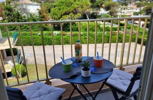 Cap-d'Antibes Apartment | Apartment La Bouée-1 by Interhome