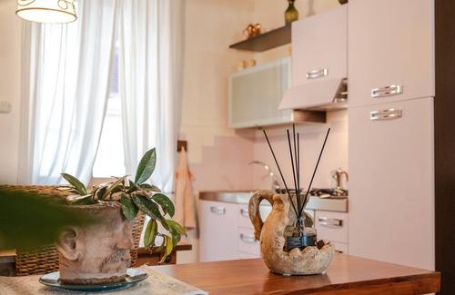 Anghiari Apartment | Apartment 'La Casa Degli Esposti' with Wi-Fi