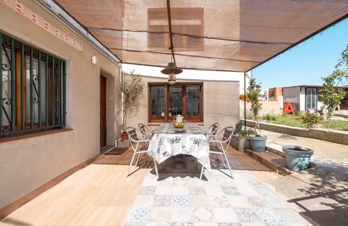 Riudecanyes Apartment | Apartment 'La Fabriqueta Loft' with Mountain View, Wi-Fi and Air Conditioning