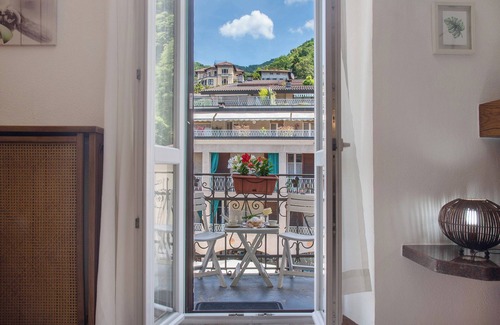 Laveno Apartment | Apartment 'La Finestra Sul Lago 2' with Lake View, Balcony and Wi-Fi