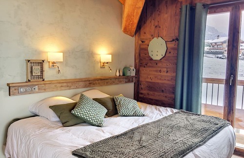 Seez Apartment | Apartment 'La Grande Étoile' with Mountain View, Private Terrace and Wi-Fi