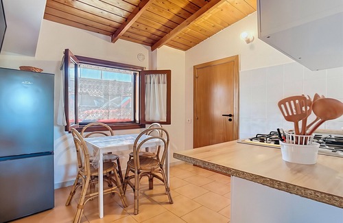 Montincello Apartment | Apartment 'La Mignola - Trilo 4' with Shared Garden, Wi-Fi and Air Conditioning