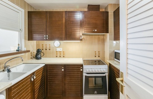 Pedrinya Apartment | Apartment 'La Ona' with Sea View, Wi-Fi and Air Conditioning