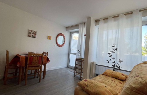 Tillieres Apartment | Apartment La Rochelle, studio flat, 4 persons