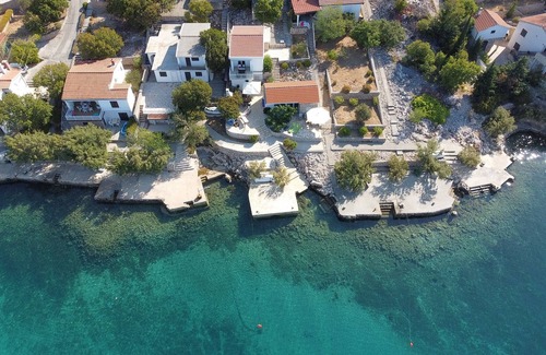 Baric Draga House | Apartment "Lavanda" right on the sea