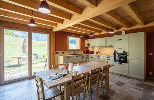 Montagnole House | Apartment 'Le Chalet De La Source' with Mountain View, Private Terrace and Wi-Fi