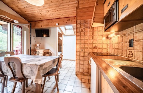 Chatel Apartment | Apartment 'Le Chamois De Vermeil - 6 People' with Mountain View, Balcony and Wi-Fi