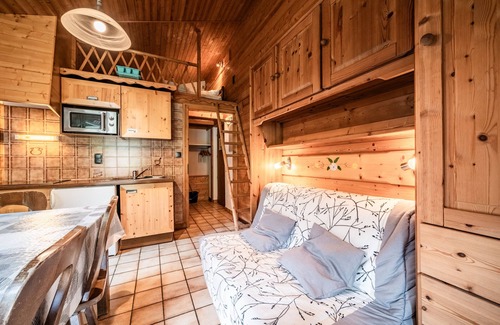 Chatel Apartment | Apartment 'Le Chamois De Vermeil - 6 People' with Mountain View, Balcony and Wi-Fi