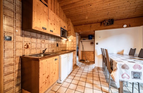 Chatel Apartment | Apartment 'Le Chamois De Bronze - 6 People' with Mountain View, Balcony and Wi-Fi