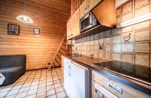 Chatel Apartment | Apartment 'Le Chamois De Bronze - 6 People' with Mountain View, Balcony and Wi-Fi