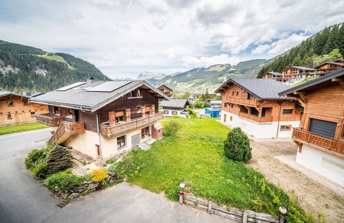 Chatel Apartment | Apartment 'Le Groomy - 5 Pers' with Mountain View, Balcony and Wi-Fi