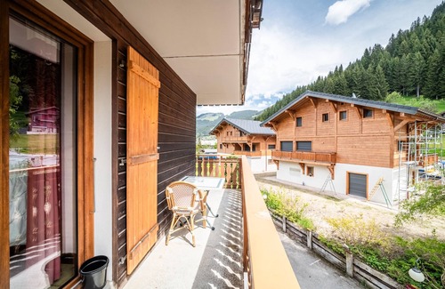Chatel Apartment | Apartment 'Le Izzy - 5 Pers' with Mountain View, Balcony and Wi-Fi