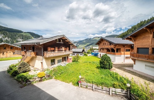 Chatel Apartment | Apartment 'Le Izzy - 5 Pers' with Mountain View, Balcony and Wi-Fi