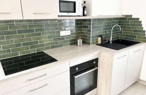 Chateauneuf Apartment | Apartment 'Le Relai Des Gayots' with Mountain View, Shared Garden and Wi-Fi