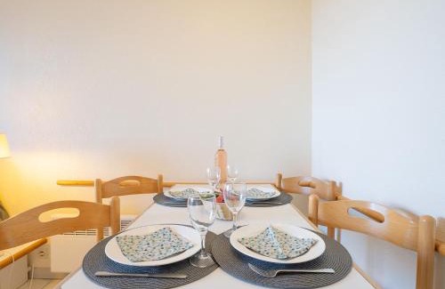 Cap Esterel Apartment | Apartment Le Village - E1320 by Interhome