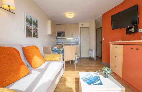 Cap Esterel Apartment | Apartment Le Village - C4 008 by Interhome
