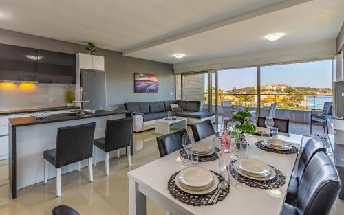 Pjescana Uvala Apartment | Apartment Leo