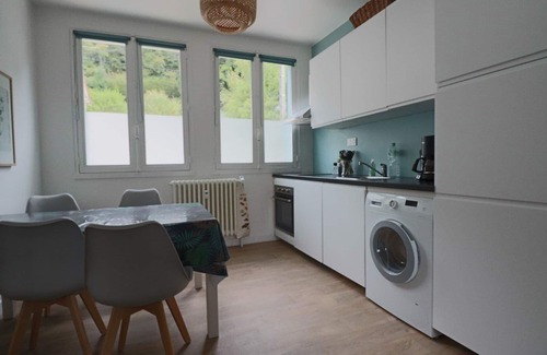 La Bourboule Apartment | Apartment 'Les Agapanthes' with Mountain View and Wi-Fi