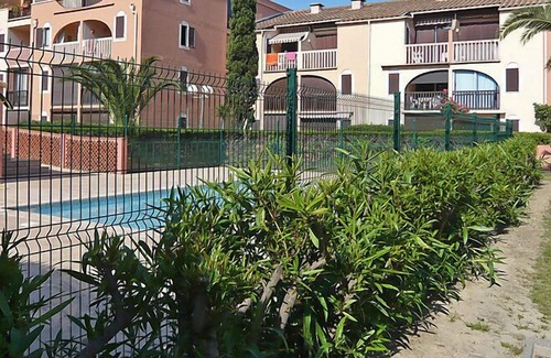 Les Arenes Apartment | Apartment Les Coraux in Canet-Plage - 4 persons, 1 bedrooms