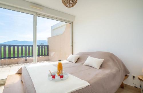 Saint-Cyprien Plage Apartment | Apartment Les Embruns-16 by Interhome