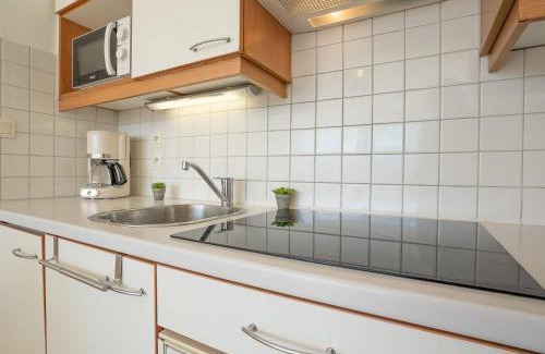Saint-Cyprien Plage Apartment | Apartment Les Embruns-16 by Interhome
