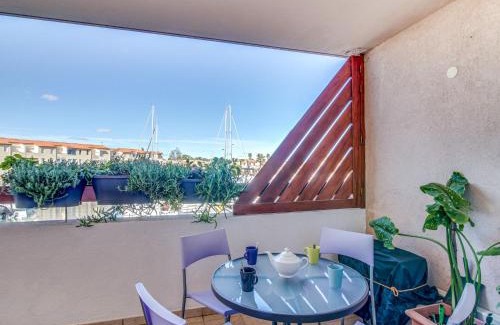 Saint-Cyprien Plage Apartment | Apartment Les Quais de L'Amirauté-7 by Interhome