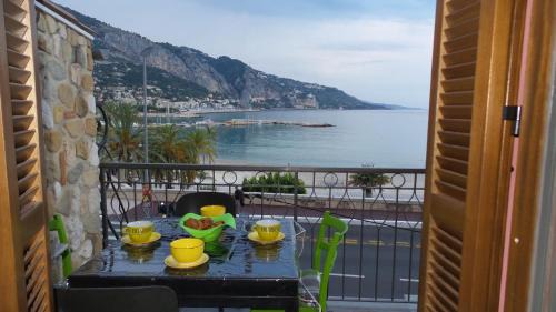 Menton Apartment | Apartment les Sablettes panoramic sea view