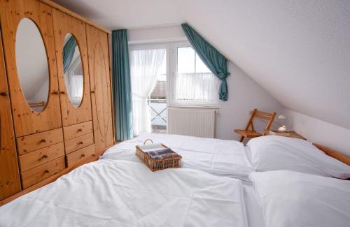 Norddeich Apartment | Apartment Leuchtturm by Interhome