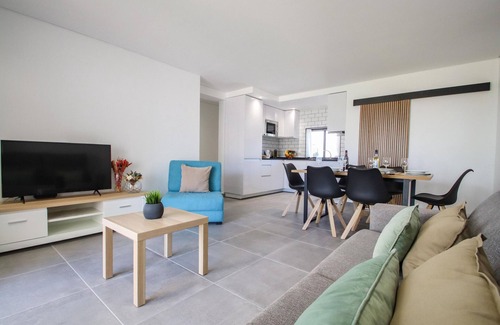 Areias de Sao Joao Apartment | Apartment Lily