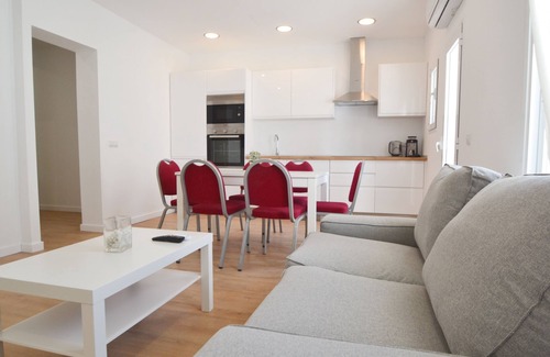 Bons Aires Apartment | Apartment Located Close to Blanquerna