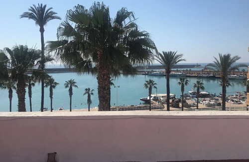 Benicarlo Apartment | Apartment located in front of the fishing port of Benicarló.